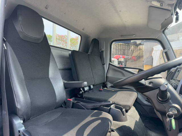 三菱ふそうキャンター平ボディ小型（2t・3t）[写真31]