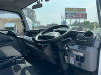 三菱ふそうキャンター平ボディ小型（2t・3t）[写真32]