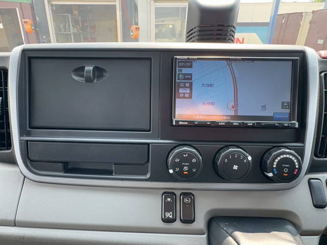 三菱ふそうキャンター平ボディ小型（2t・3t）[写真34]