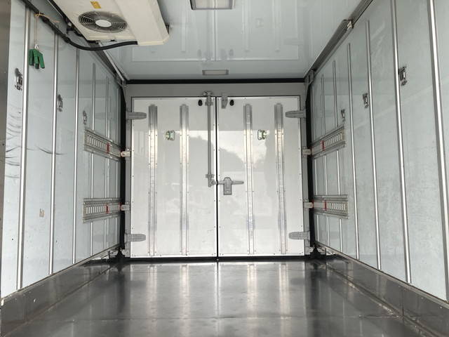 いすゞエルフ冷凍車（冷蔵車）小型（2t・3t）[写真11]