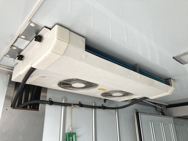 いすゞエルフ冷凍車（冷蔵車）小型（2t・3t）[写真14]