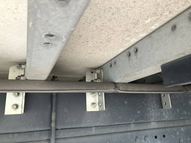 いすゞエルフ冷凍車（冷蔵車）小型（2t・3t）[写真24]