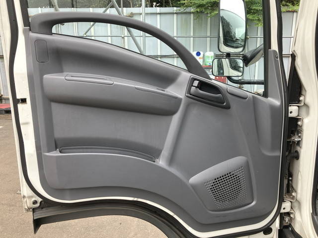 いすゞエルフ冷凍車（冷蔵車）小型（2t・3t）[写真28]