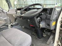 いすゞエルフ冷凍車（冷蔵車）小型（2t・3t）[写真34]