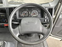 いすゞエルフ冷凍車（冷蔵車）小型（2t・3t）[写真38]