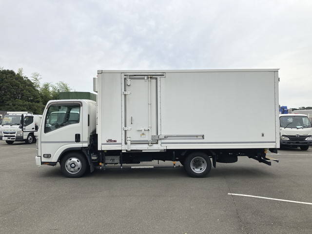 いすゞエルフ冷凍車（冷蔵車）小型（2t・3t）[写真05]