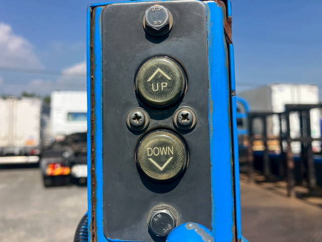 日野デュトロ平ボディ小型（2t・3t）[写真16]