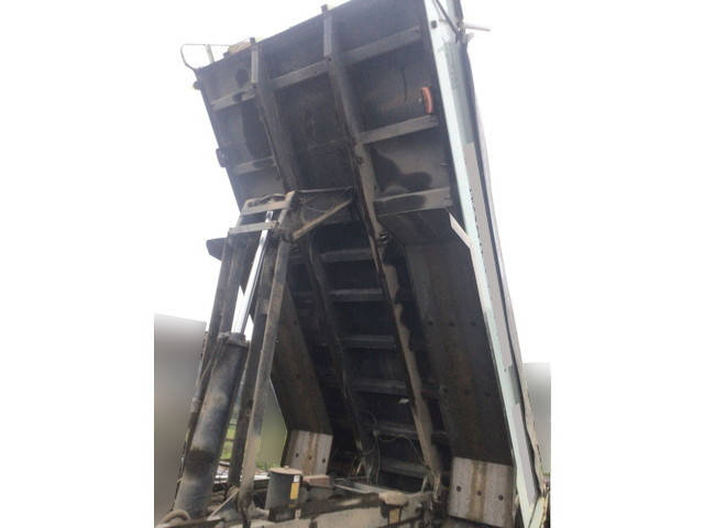 三菱ふそうスーパーグレートダンプ大型（10t）[写真10]