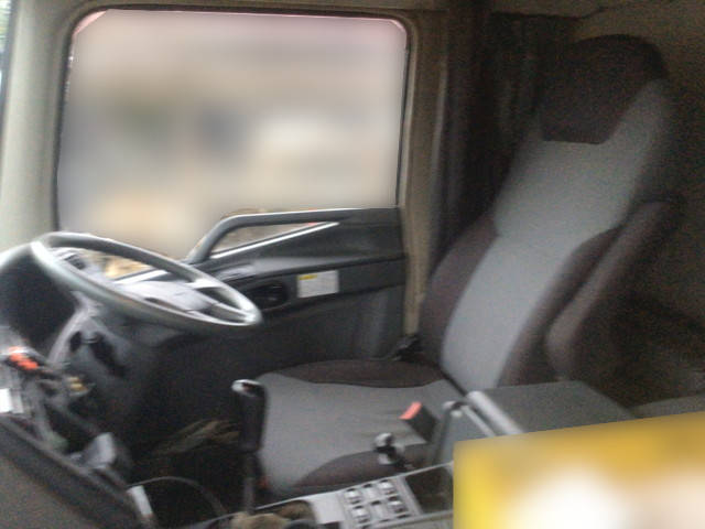 三菱ふそうスーパーグレートダンプ大型（10t）[写真22]