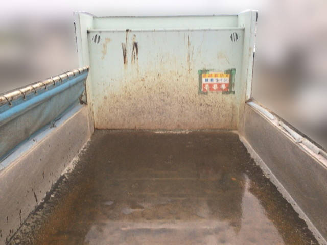 三菱ふそうスーパーグレートダンプ大型（10t）[写真05]