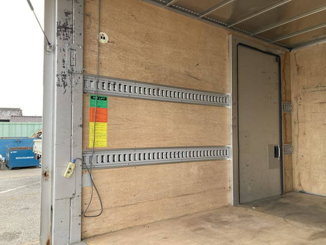 トヨタダイナアルミバン小型（2t・3t）[写真11]