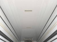 いすゞフォワード冷蔵冷凍ウイング中型（4t）[写真13]