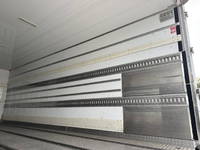 いすゞフォワード冷蔵冷凍ウイング中型（4t）[写真15]