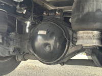 いすゞフォワード冷蔵冷凍ウイング中型（4t）[写真19]