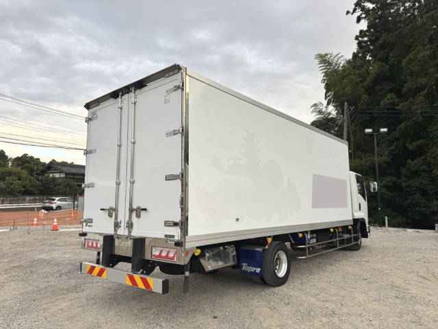 いすゞフォワード冷蔵冷凍ウイング中型（4t）[写真02]