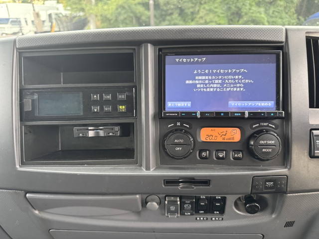 いすゞフォワード冷蔵冷凍ウイング中型（4t）[写真26]