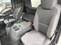 いすゞフォワード冷蔵冷凍ウイング中型（4t）[写真29]