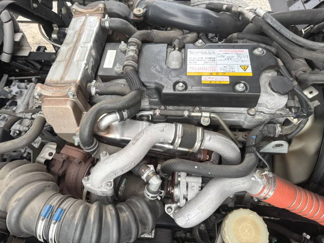 いすゞフォワード冷蔵冷凍ウイング中型（4t）[写真34]