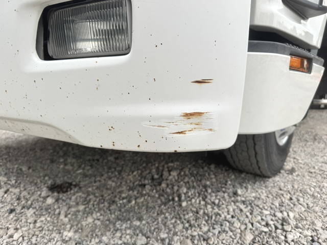 いすゞフォワード冷蔵冷凍ウイング中型（4t）[写真38]