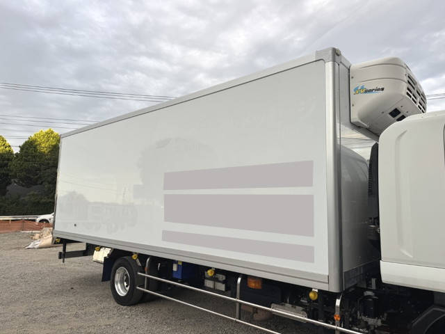 いすゞフォワード冷蔵冷凍ウイング中型（4t）[写真05]