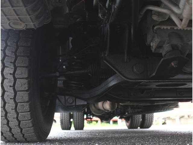 三菱ふそうキャンター平ボディ小型（2t・3t）[写真13]