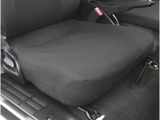 三菱ふそうキャンター平ボディ小型（2t・3t）[写真21]