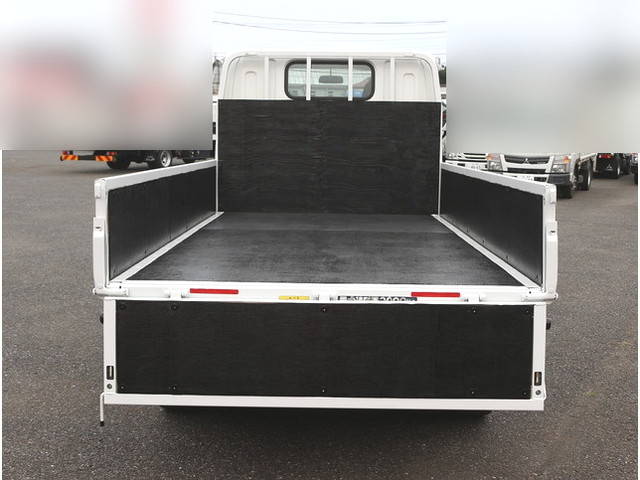 三菱ふそうキャンター平ボディ小型（2t・3t）[写真07]