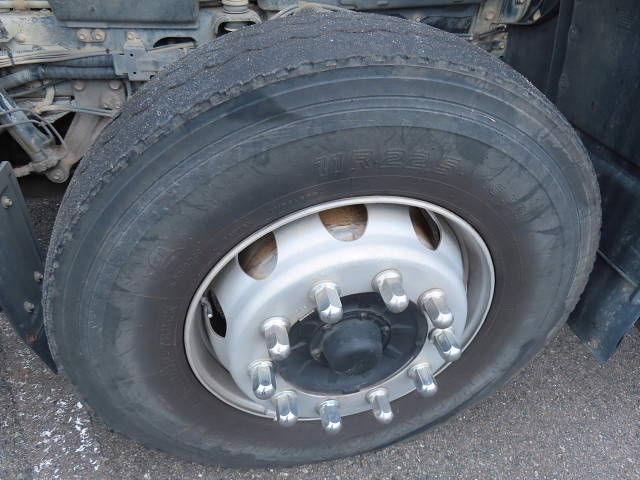 いすゞギガダンプ大型（10t）[写真12]