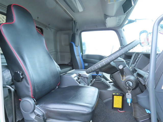 いすゞギガダンプ大型（10t）[写真18]