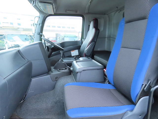 いすゞギガダンプ大型（10t）[写真19]