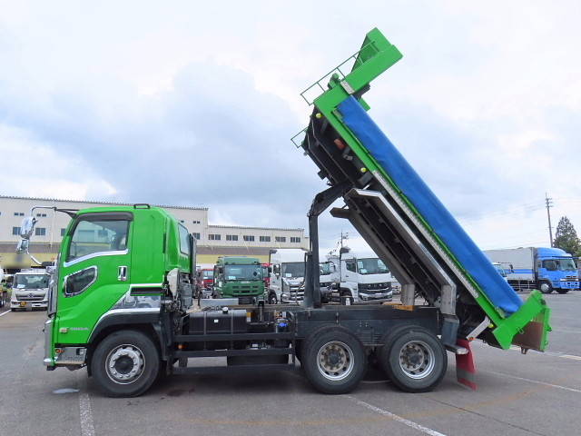 いすゞギガダンプ大型（10t）[写真28]