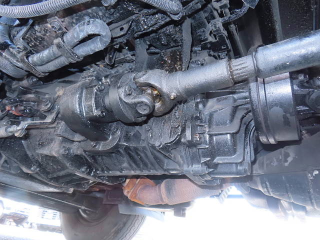 いすゞエルフバキュームカー小型（2t・3t）[写真06]