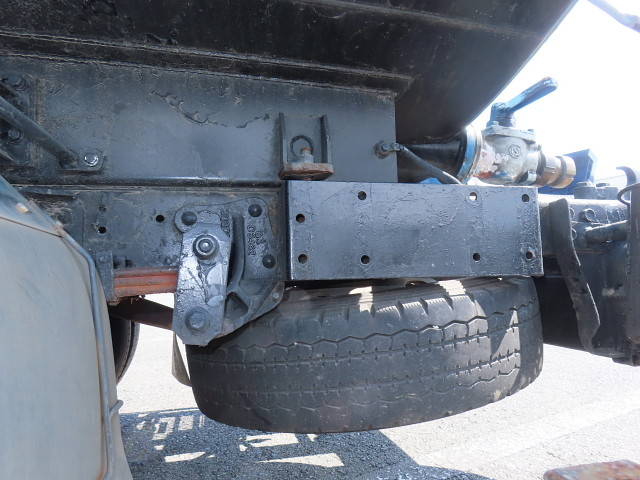 いすゞエルフバキュームカー小型（2t・3t）[写真09]