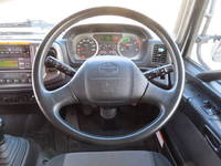 日野レンジャー冷蔵冷凍ウイング増トン（6t・8t）[写真21]