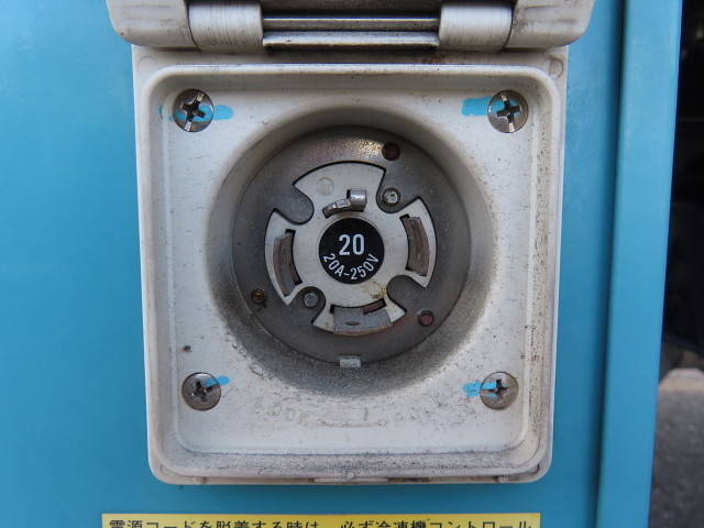 日野レンジャー冷蔵冷凍ウイング増トン（6t・8t）[写真36]