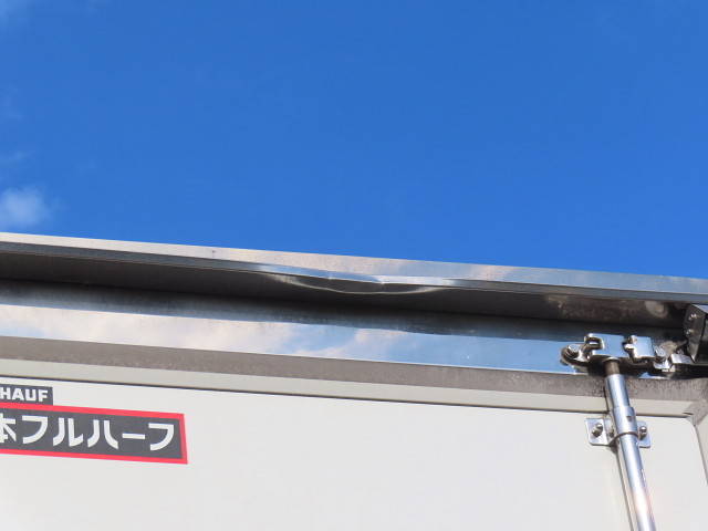 日野レンジャー冷蔵冷凍ウイング増トン（6t・8t）[写真38]