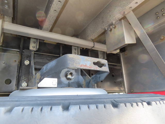 日野レンジャー冷蔵冷凍ウイング増トン（6t・8t）[写真09]