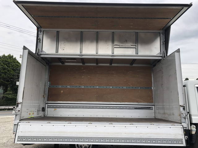 三菱ふそうキャンターアルミウイング小型（2t・3t）[写真11]