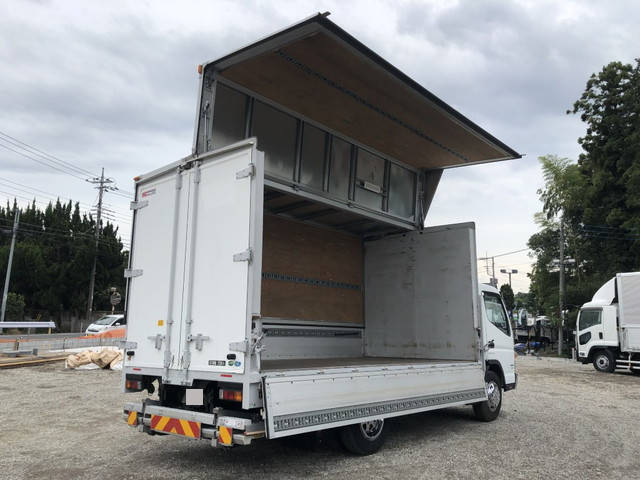 三菱ふそうキャンターアルミウイング小型（2t・3t）[写真02]