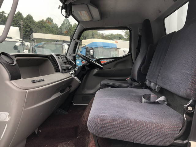 三菱ふそうキャンターアルミウイング小型（2t・3t）[写真29]