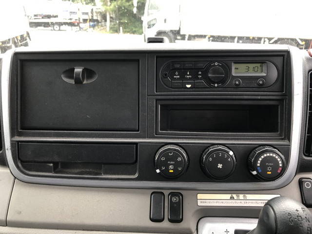 三菱ふそうキャンターアルミウイング小型（2t・3t）[写真34]