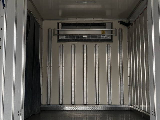 いすゞエルフ冷凍車（冷蔵車）小型（2t・3t）[写真10]