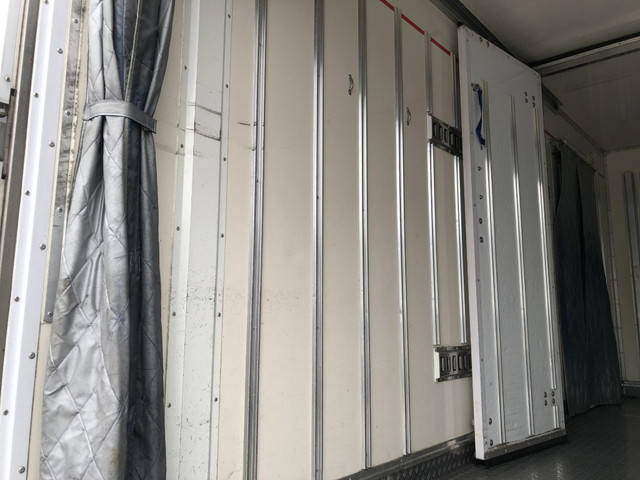 いすゞエルフ冷凍車（冷蔵車）小型（2t・3t）[写真12]