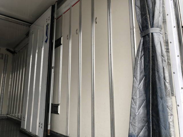 いすゞエルフ冷凍車（冷蔵車）小型（2t・3t）[写真13]