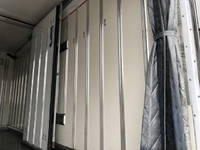 いすゞエルフ冷凍車（冷蔵車）小型（2t・3t）[写真13]