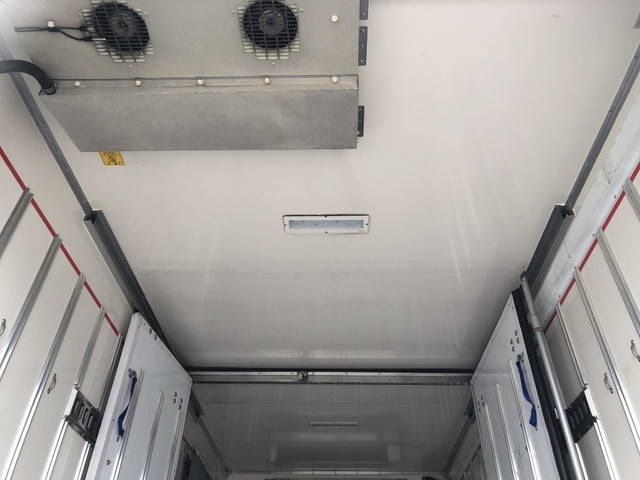 いすゞエルフ冷凍車（冷蔵車）小型（2t・3t）[写真14]