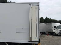 いすゞエルフ冷凍車（冷蔵車）小型（2t・3t）[写真16]