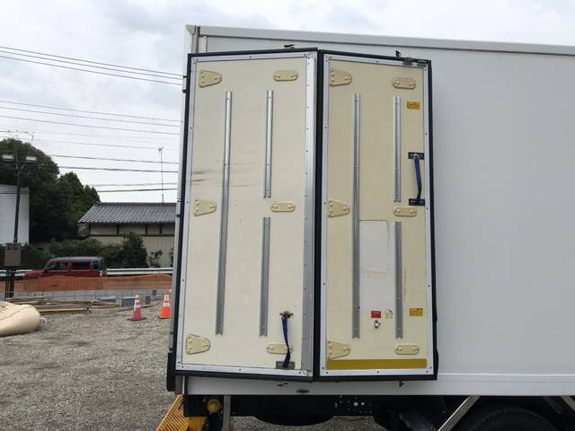 いすゞエルフ冷凍車（冷蔵車）小型（2t・3t）[写真17]