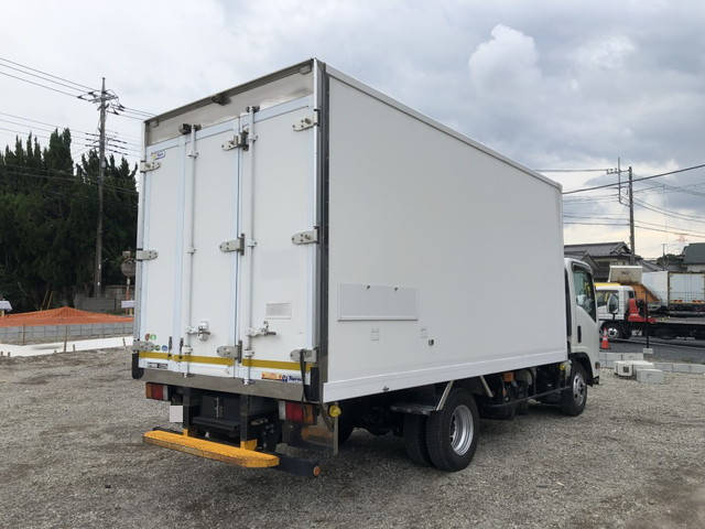 いすゞエルフ冷凍車（冷蔵車）小型（2t・3t）[写真02]