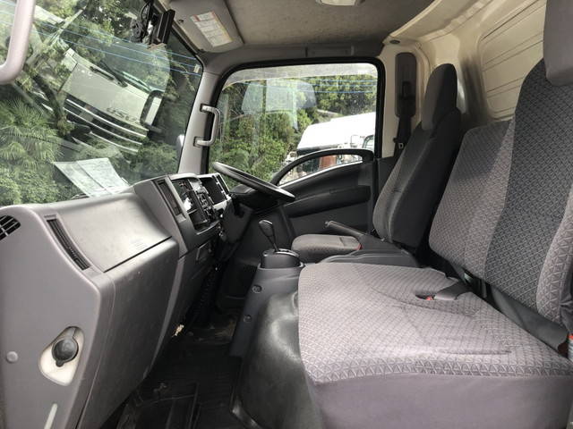 いすゞエルフ冷凍車（冷蔵車）小型（2t・3t）[写真23]